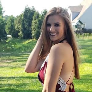 Meet your Posher, Courtney